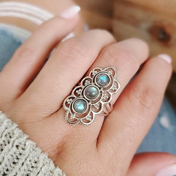 Rainbow Labradorite Ring, Sterling Silver Ring, Shield Ring, Natural Stone Ring, - Picture 3 of 6